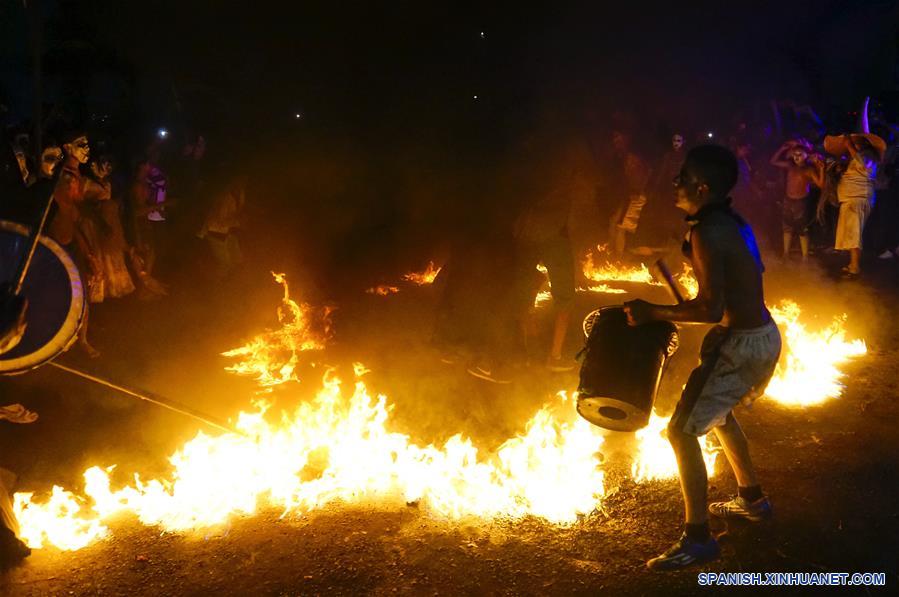 EL SALVADOR-SAN SALVADOR-LA CALABIUZA-CELEBRACION-SERIE 