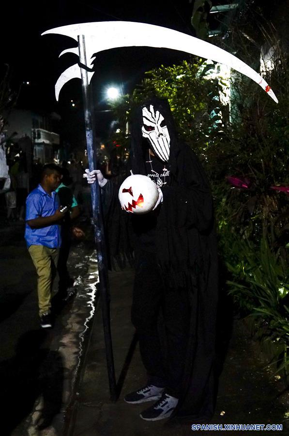 EL SALVADOR-SAN SALVADOR-LA CALABIUZA-CELEBRACION-SERIE 