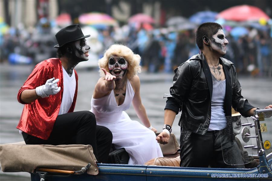 MEXICO-CIUDAD DE MEXICO-DIA DE MUERTOS-DESFILE