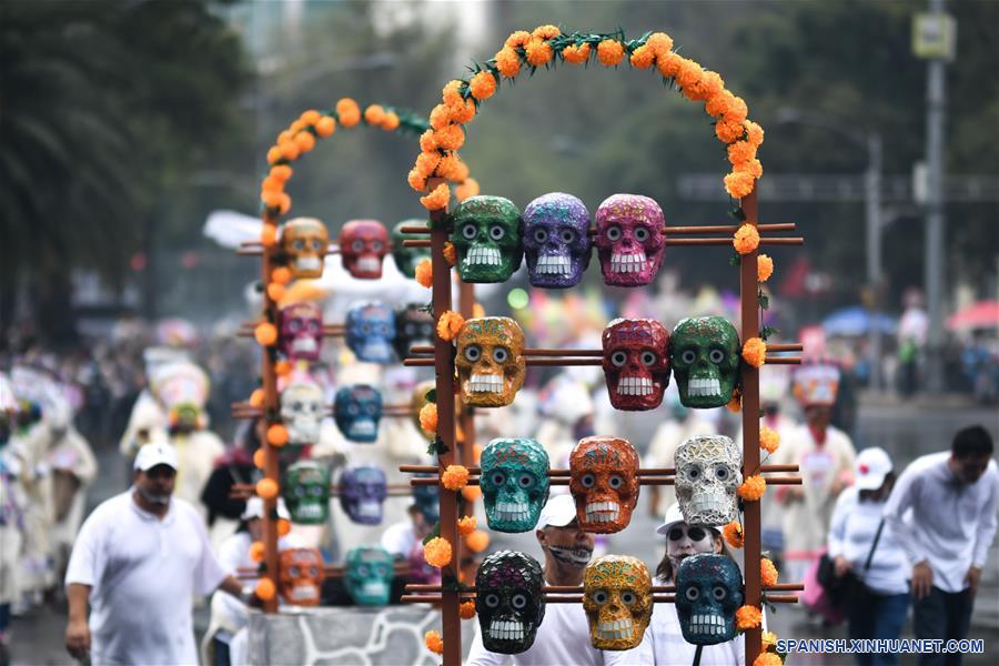 MEXICO-CIUDAD DE MEXICO-DIA DE MUERTOS-DESFILE