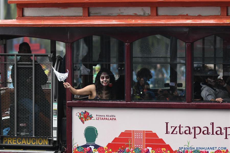 MEXICO-CIUDAD DE MEXICO-DIA DE MUERTOS-DESFILE