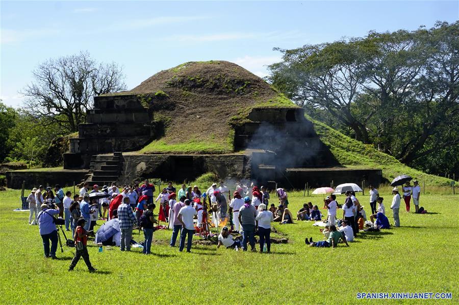 EL SALVADOR-LA LIBERTAD-SOLSTICIO-CEREMONIA