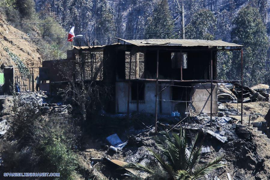 CHILE-VALPARAISO-INCENDIO FORESTAL-DAÑOS