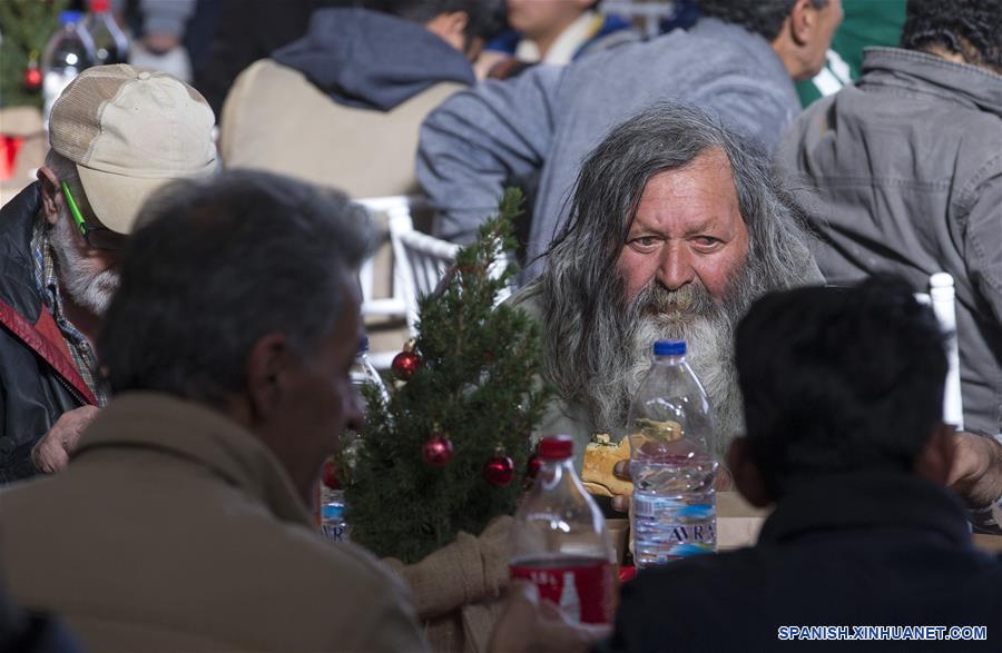 GRECIA-ATENAS-COMIDA GRATIS-NAVIDAD