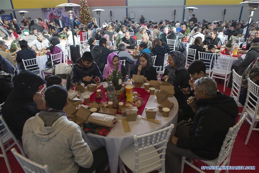 GRECIA-ATENAS-COMIDA GRATIS-NAVIDAD