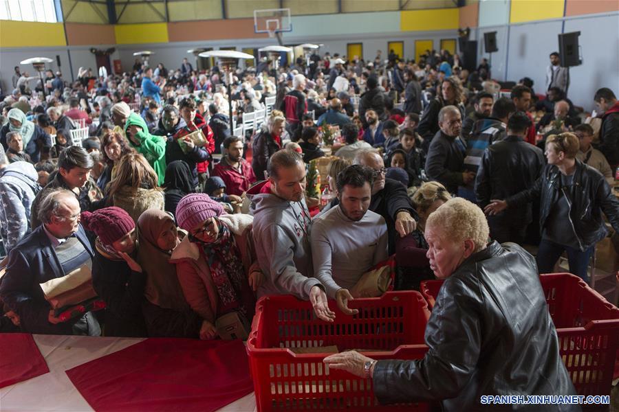 GRECIA-ATENAS-COMIDA GRATIS-NAVIDAD