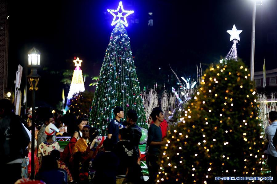 MYANMAR-YANGON-NAVIDAD-CELEBRACION