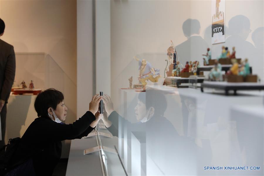 JAPON-TOKIO-MODELADO DE PLASTILINA DE CHINA-EXPOSICION