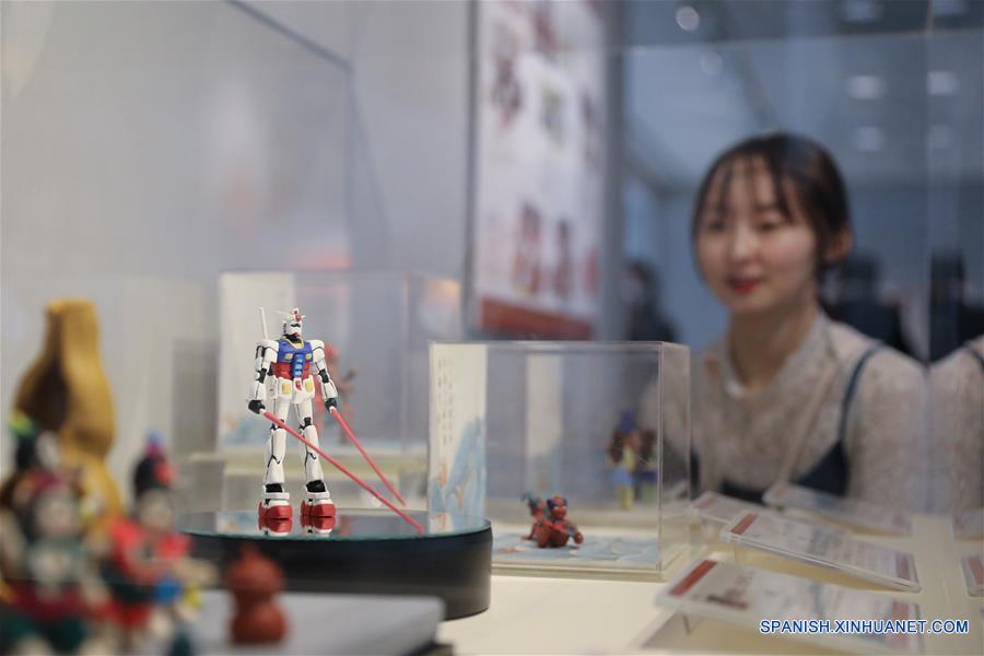 JAPON-TOKIO-MODELADO DE PLASTILINA DE CHINA-EXPOSICION