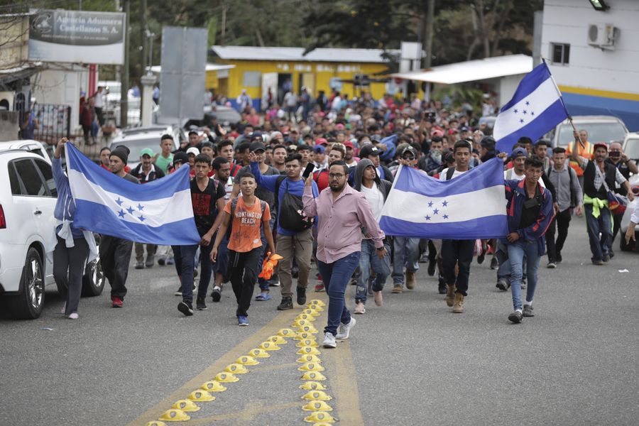 Multimedia Sale de Honduras segunda caravana de migrantes hacia