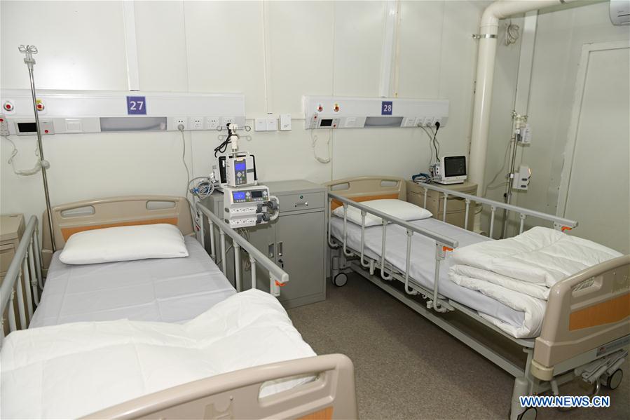 Camas hospitalarias chinas improvisadas