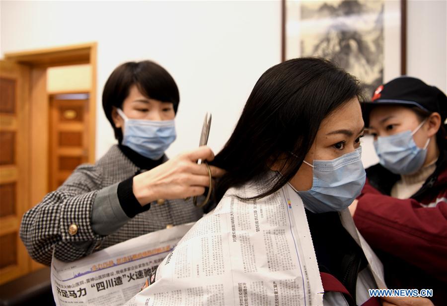 CHINA-SICHUAN-CHENGDU-TRABAJADORES MEDICOS-WUHAN-AYUDA