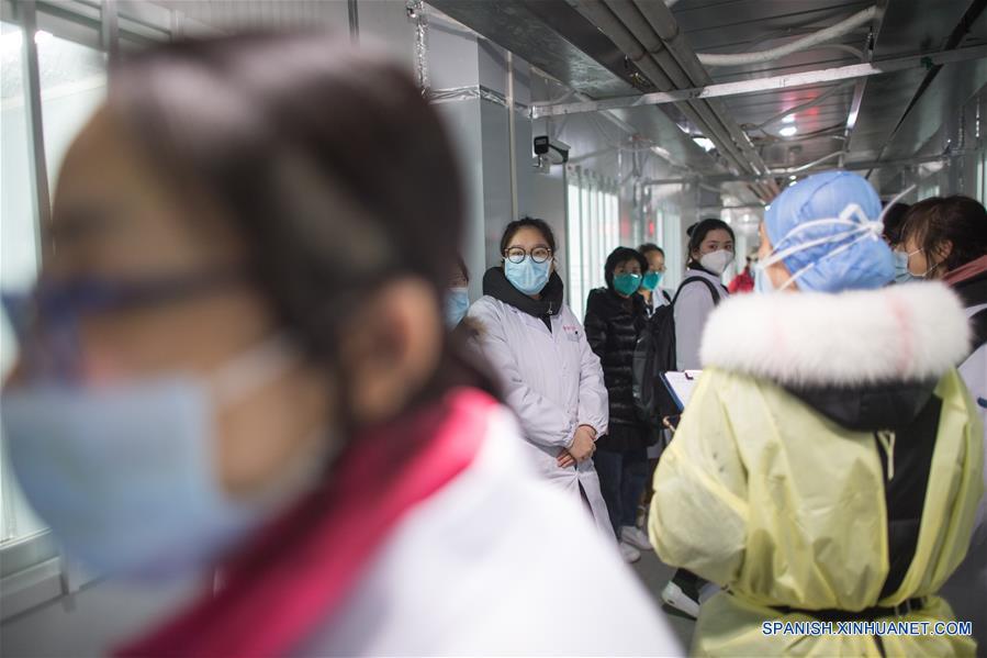 CHINA-HUBEI-WUHAN-HOSPITAL LEISHENSHAN-TRABAJADORES MEDICOS