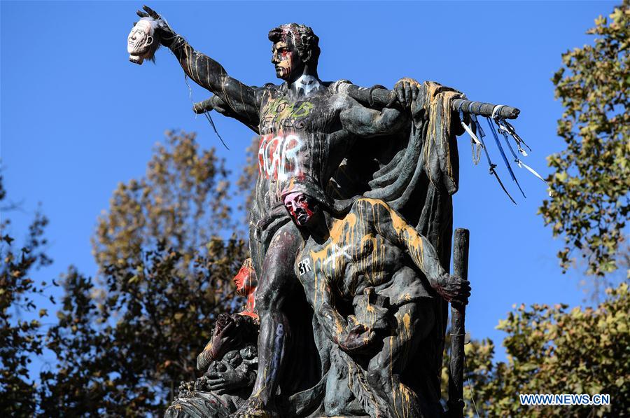 Chile, 800 monumentos han sido dañados en medio de las protestas