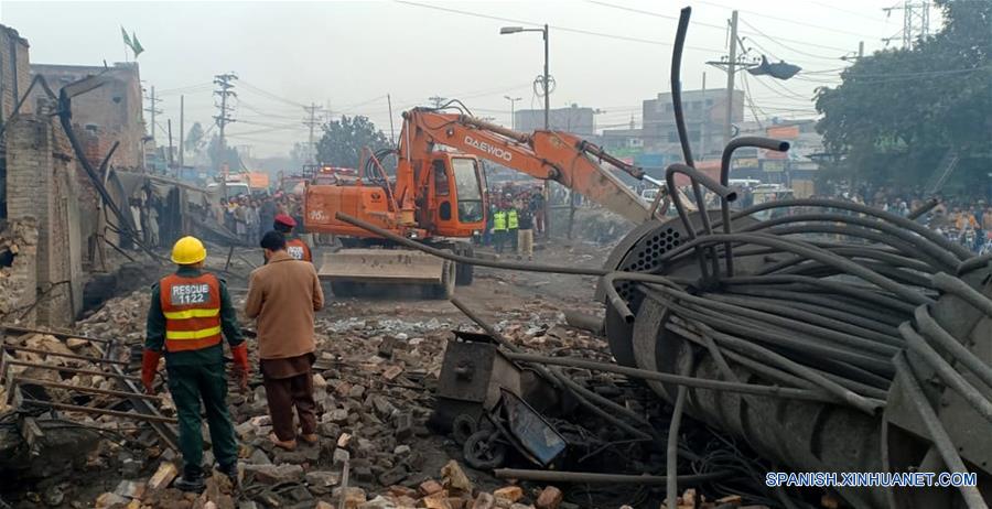 PAKISTAN-FAISALABAD-FABRICA COLAPSADA