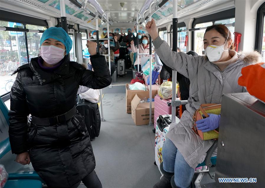 CHINA-WUHAN-NUEVO CORONAVIRUS-AUTOBUSES-DESINFECCION