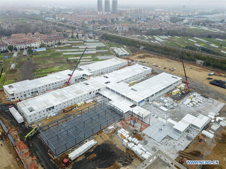 CHINA-HUBEI-XIAOGAN-HOSPITAL IMPROVISADO-CONSTRUCCION