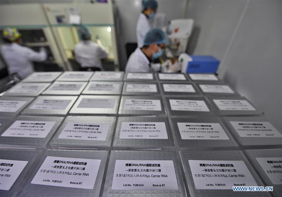 CHINA-CHENGDU-CORONAVIRUS-KITS-SUMINISTRO