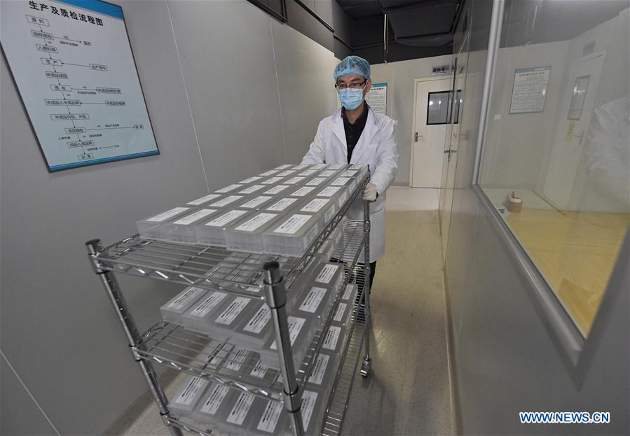 CHINA-CHENGDU-CORONAVIRUS-KITS-SUMINISTRO