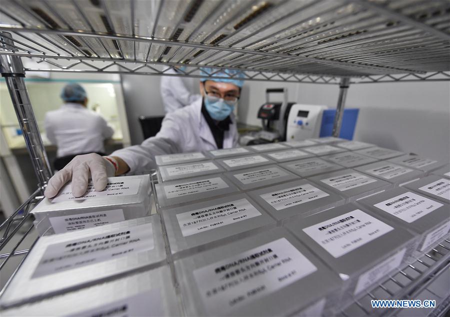 CHINA-CHENGDU-CORONAVIRUS-KITS-SUMINISTRO
