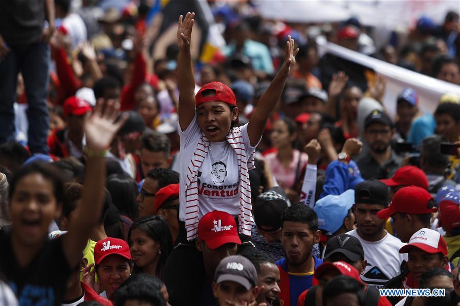 VENEZUELA-CARACAS-MADURO-JUVENTUD