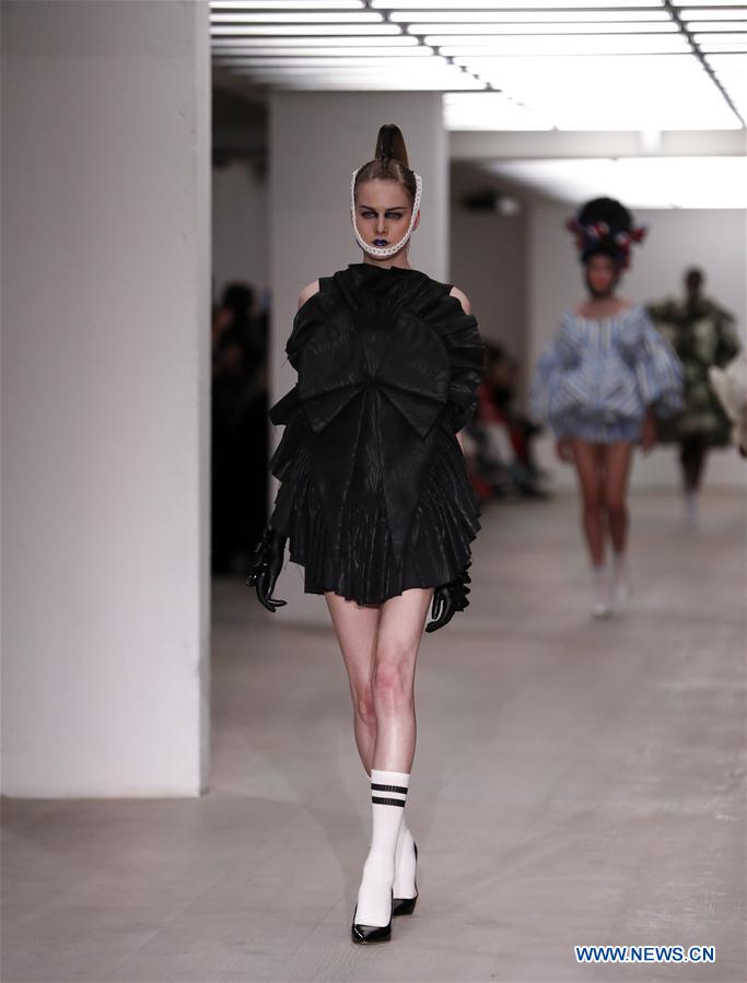 REINO UNIDO-LONDRES-SEMANA MODA-ON OFF PRESENTS