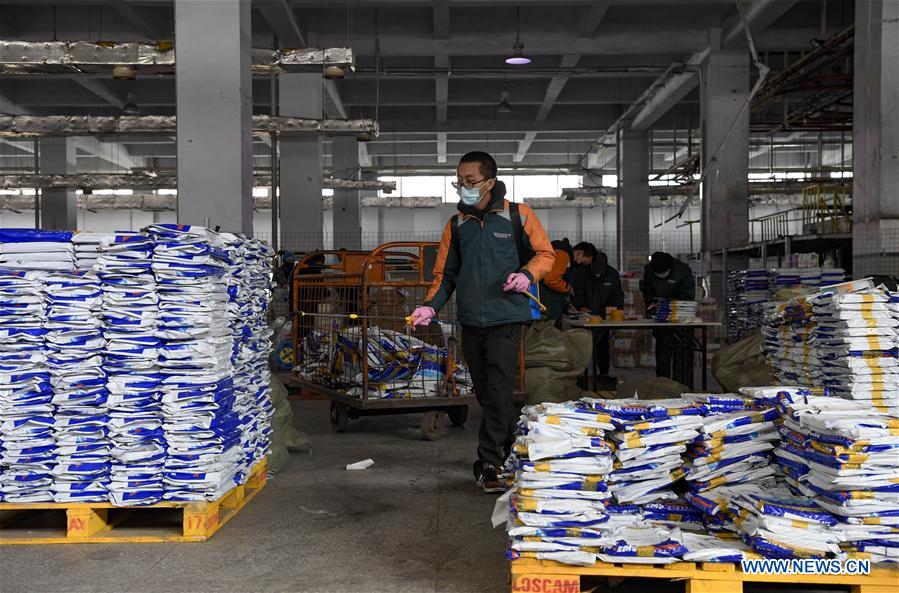 CHINA-NINGXIA-YINCHUAN-CORONAVIRUS-CORREO-LIBROS DE TEXTO