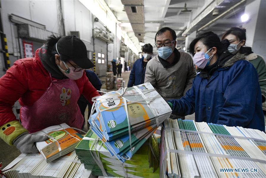 CHINA-NINGXIA-YINCHUAN-CORONAVIRUS-CORREO-LIBROS DE TEXTO