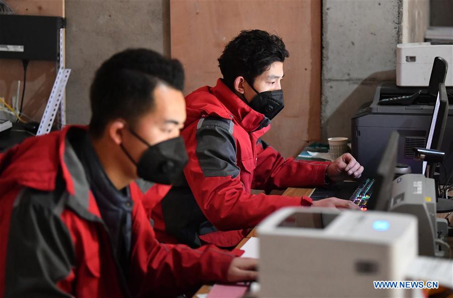 CHINA-SHAANXI-REPARTIDOR