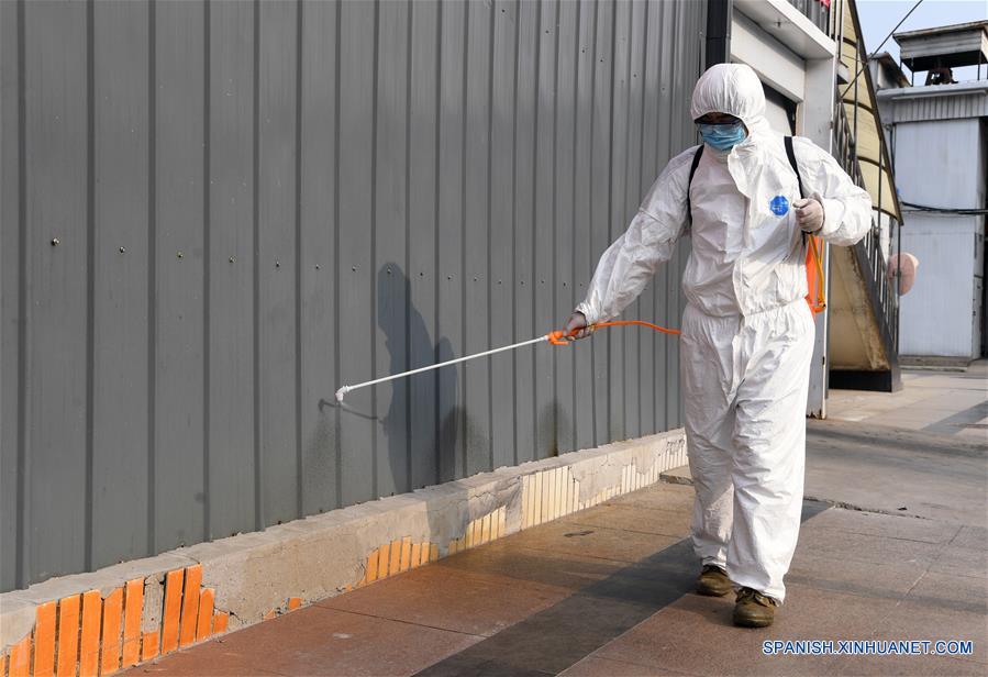 CHINA-BEIJING-GUANTES MEDICOS-PRODUCCION