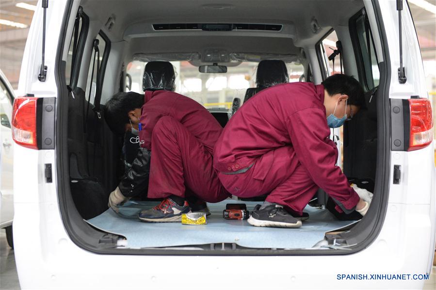 CHINA-HEFEI-CORONAVIRUS-AMBULANCIA-PRODUCCION