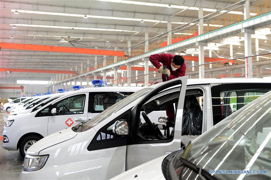 CHINA-HEFEI-CORONAVIRUS-AMBULANCIA-PRODUCCION
