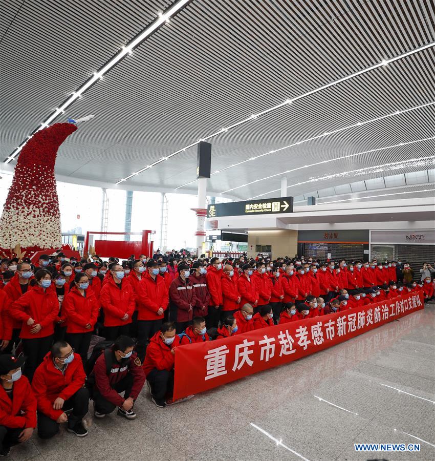 CHINA-CHONGQING-NUEVO CORONAVIRUS-EQUIPO MEDICO-AYUDA