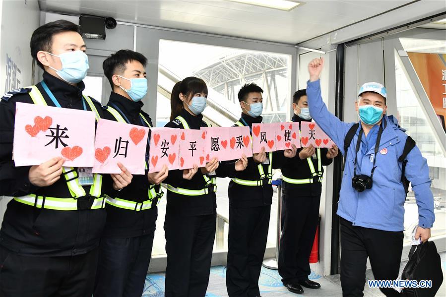 CHINA-SHANDONG-JINAN-CORONAVIRUS-EQUIPO MEDICO-AYUDA