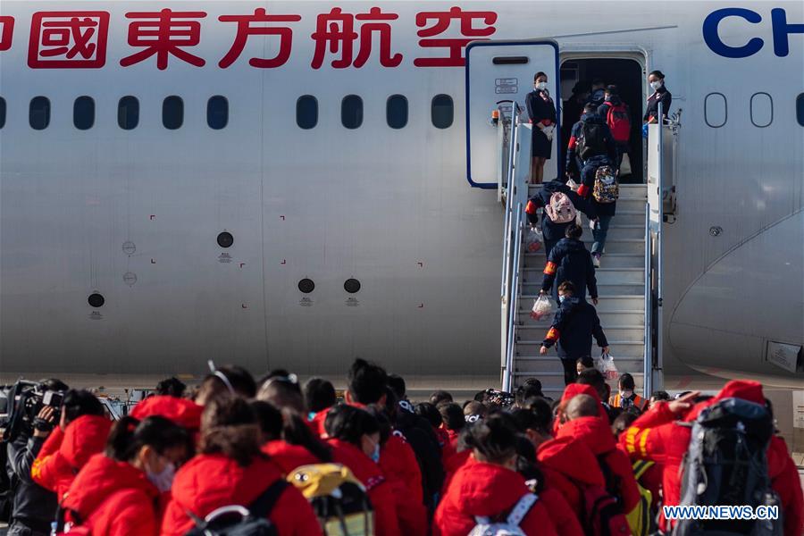 CHINA-YUNNAN-KUNMING-CORONAVIRUS-EQUIPO MEDICO-AYUDA