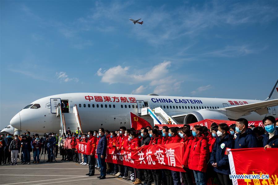 CHINA-YUNNAN-KUNMING-CORONAVIRUS-EQUIPO MEDICO-AYUDA