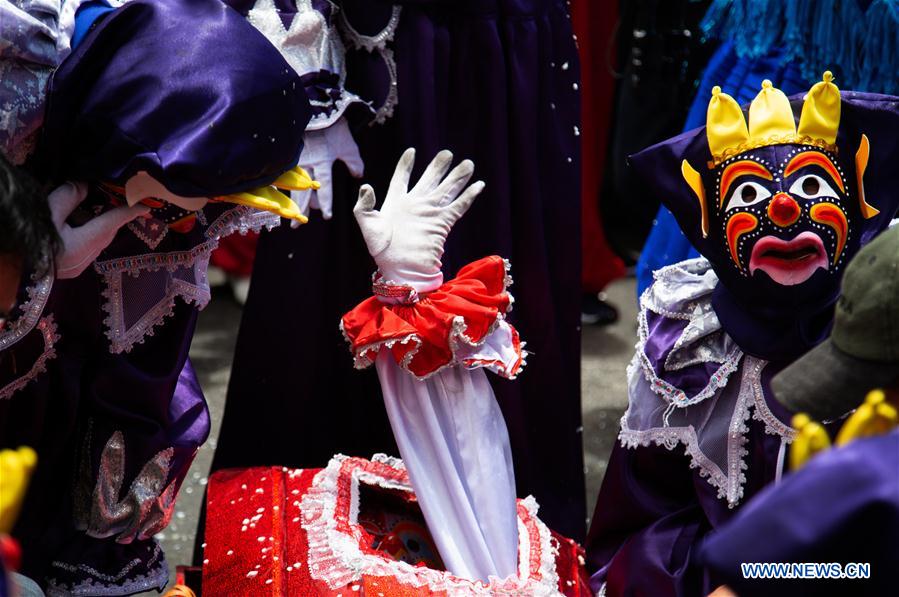 BOLIVIA-LA PAZ-CARNAVAL-ENTIERRO DEL PEPINO