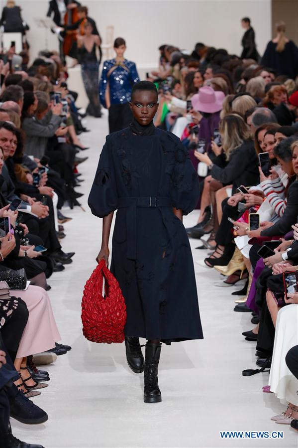 FRANCIA-PARIS-SEMANA DE LA MODA-VALENTINO