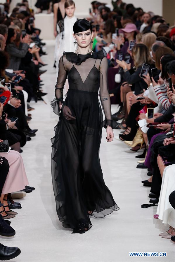 FRANCIA-PARIS-SEMANA DE LA MODA-VALENTINO