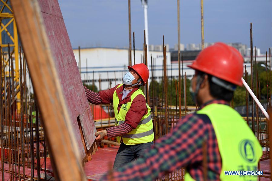 CHINA-HEFEI-SITIO DE CONSTRUCCION-REGRESO AL TRABAJO