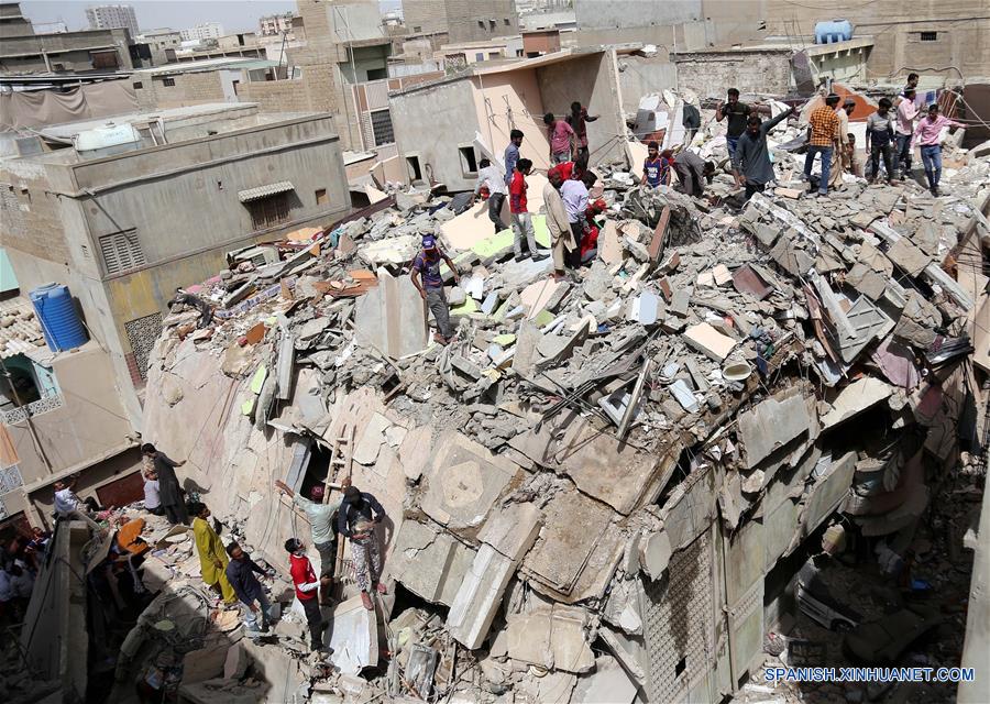 PAKISTAN-KARACHI-EDIFICIO-COLAPSO