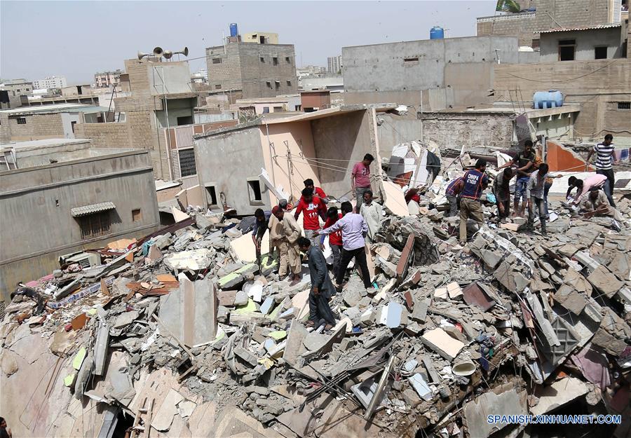 PAKISTAN-KARACHI-EDIFICIO-COLAPSO