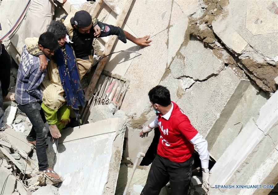 PAKISTAN-KARACHI-EDIFICIO-COLAPSO