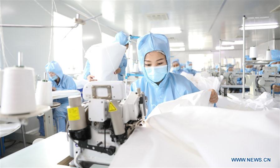 CHINA-LIAONING-ANSHAN-TRAJES PROTECTORES-PRODUCCION