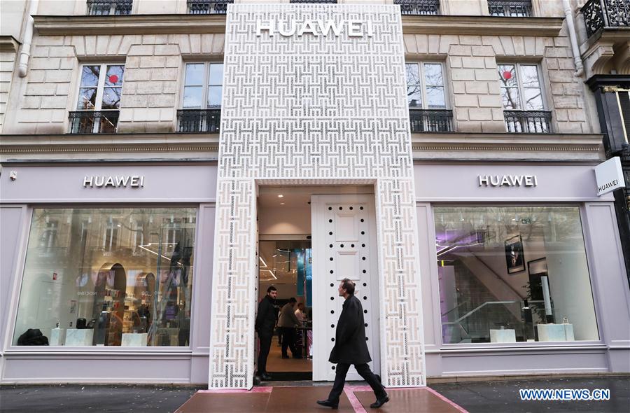 FRANCIA-PARIS-HUAWEI-TIENDA INSIGNIA