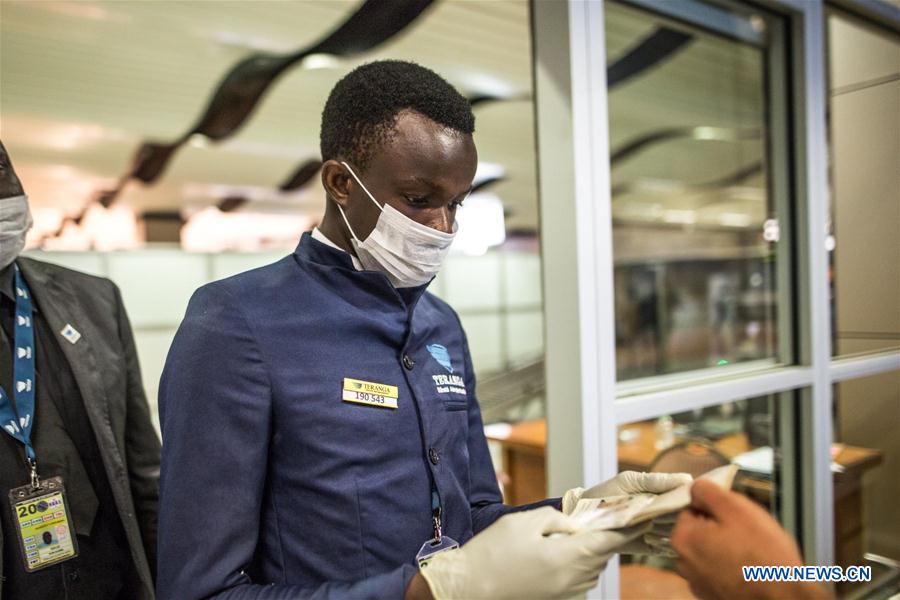 SENEGAL-DAKAR-AEROPUERTO-MEDIDAS-COVID-19
