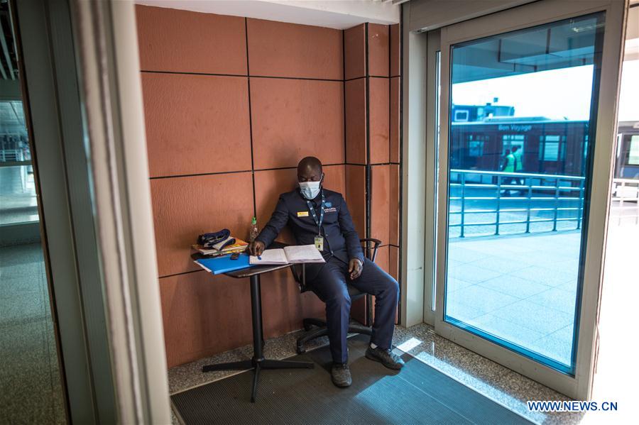 SENEGAL-DAKAR-AEROPUERTO-MEDIDAS-COVID-19