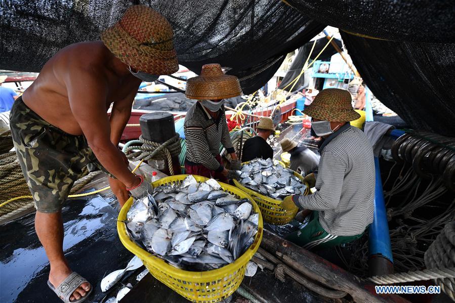 CHINA-HAINAN-SANYA-PESCA-REANUDACION