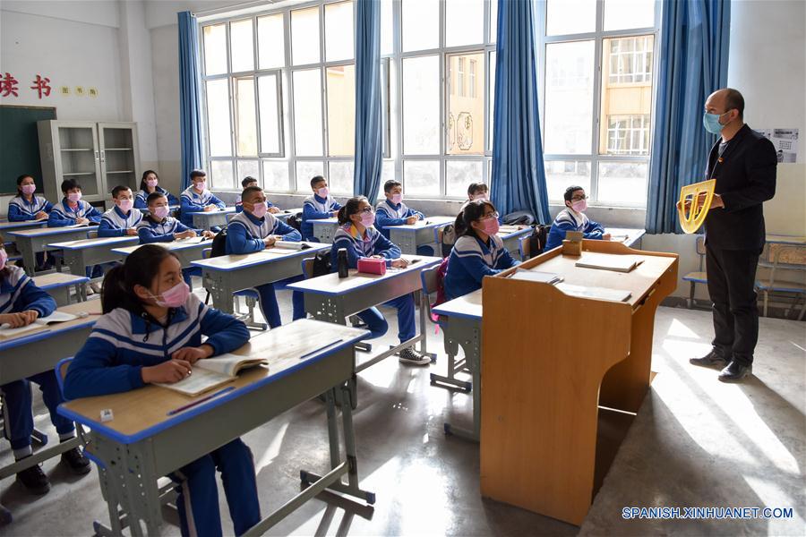 CHINA-XINJIANG-ESCUELA-ABIERTA