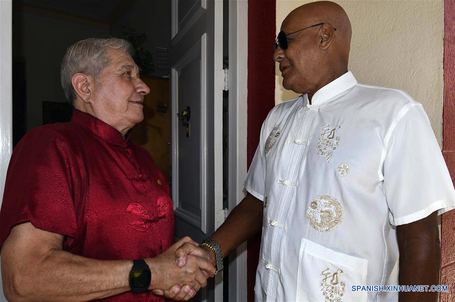 CUBA-HABANA-CHINA-PILOTOS